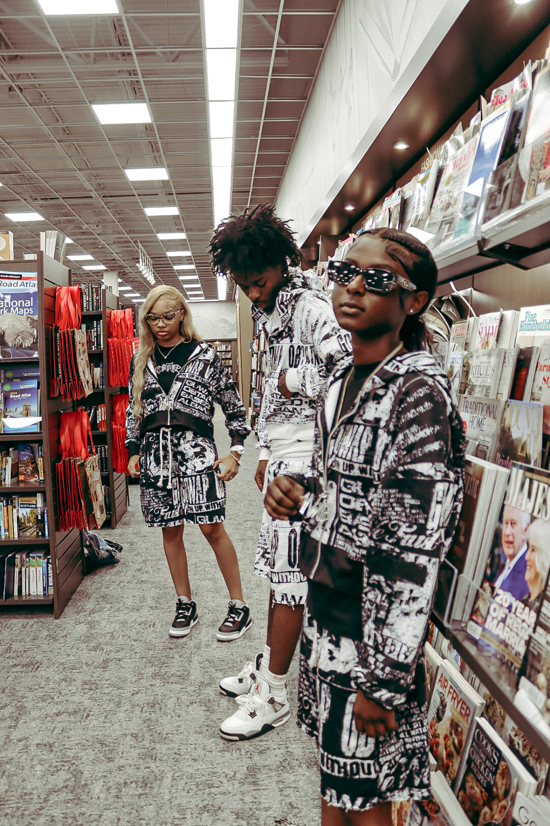 GGRAFFITI ZIP UP & SHORTS SET