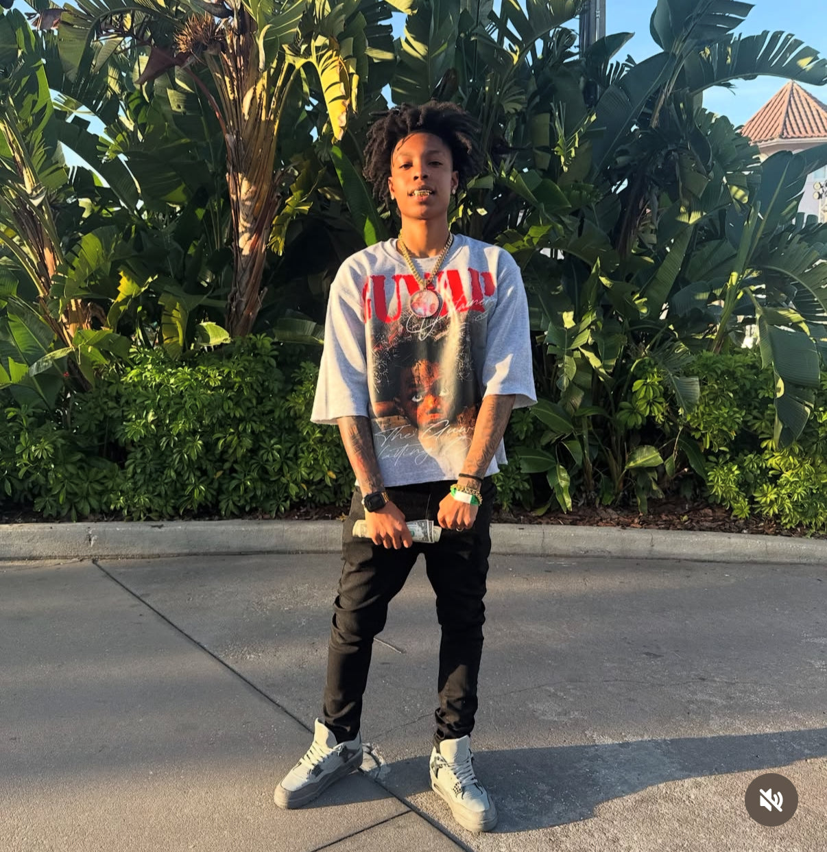 The GUWAP Waiting On U "Cropped Tee"